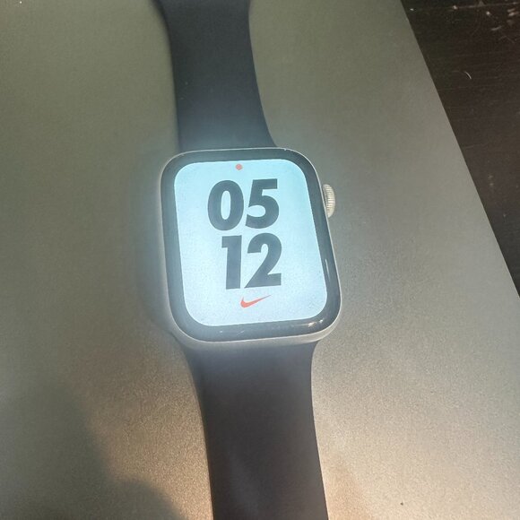 Apple Watch Series 4 (A1978) – Aluminum Case with Blue Band - Picture 1 of 2